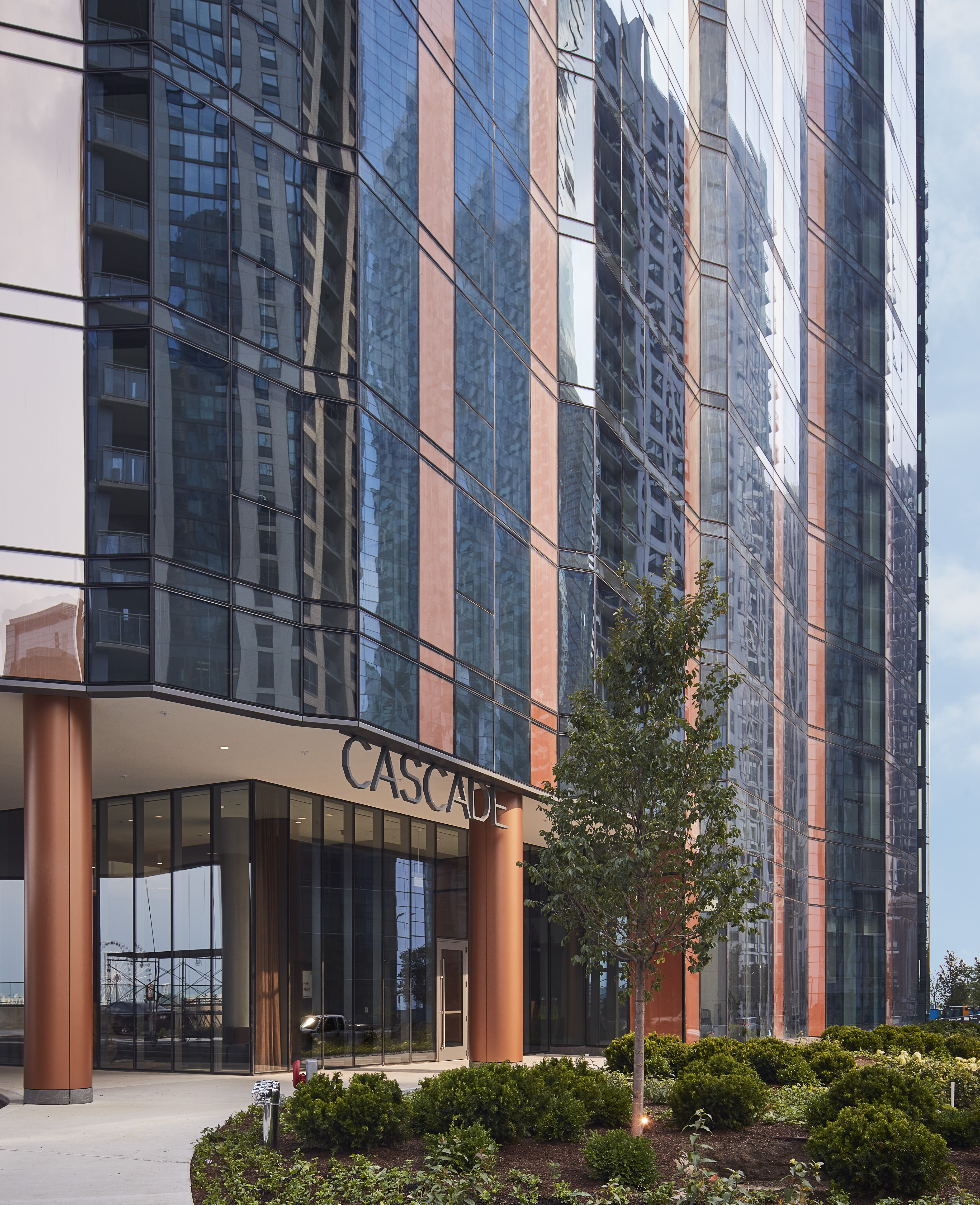 2021AMER Lakeshore East Cascade_0009 (1).jpg