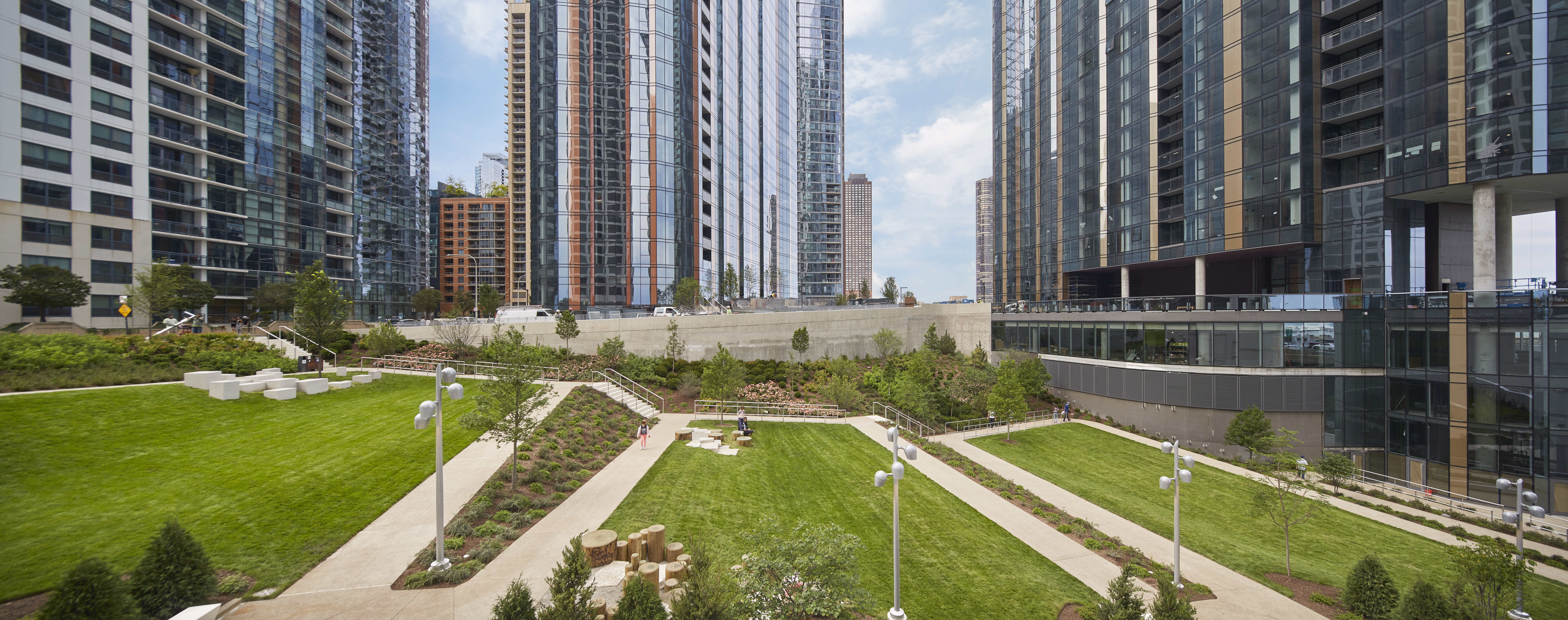 2021AMER Lakeshore East Cascade_0010 (1).jpg