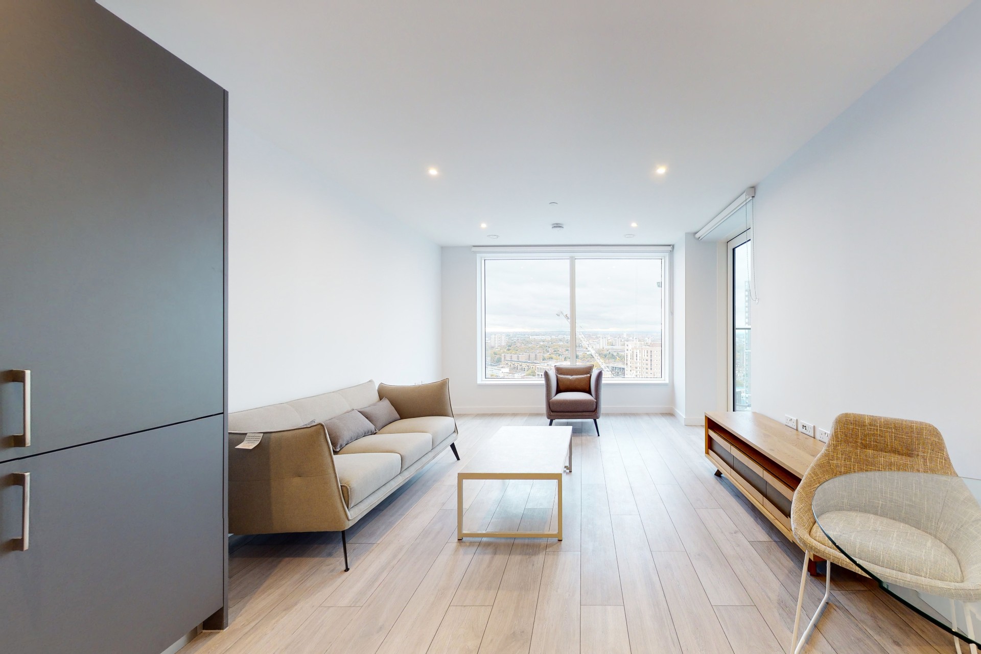 slide 2 1920x1280.jpg