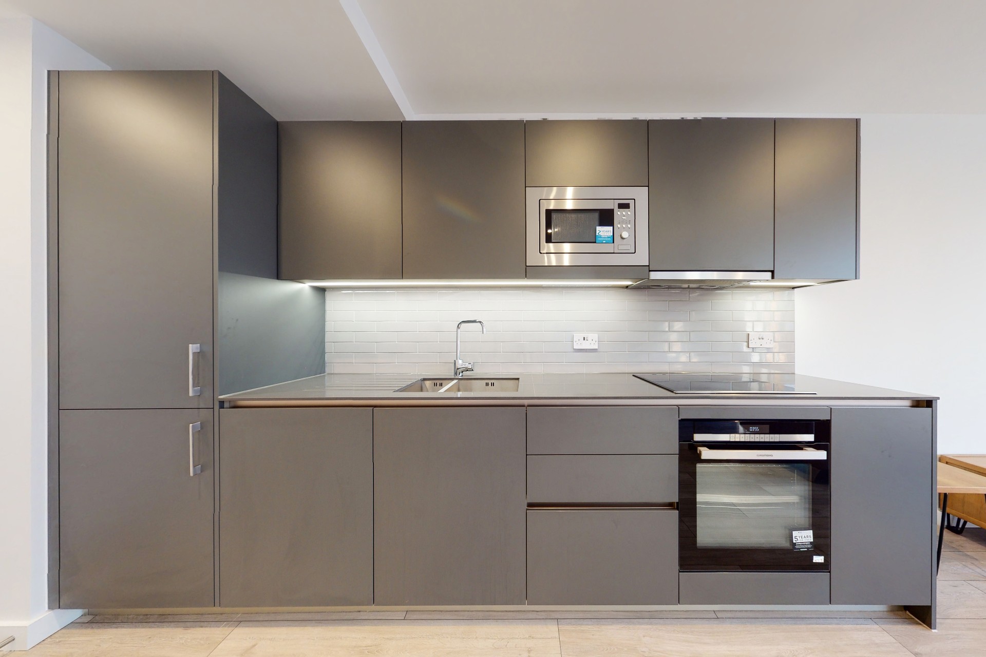 slide 3 1920x1280.jpg