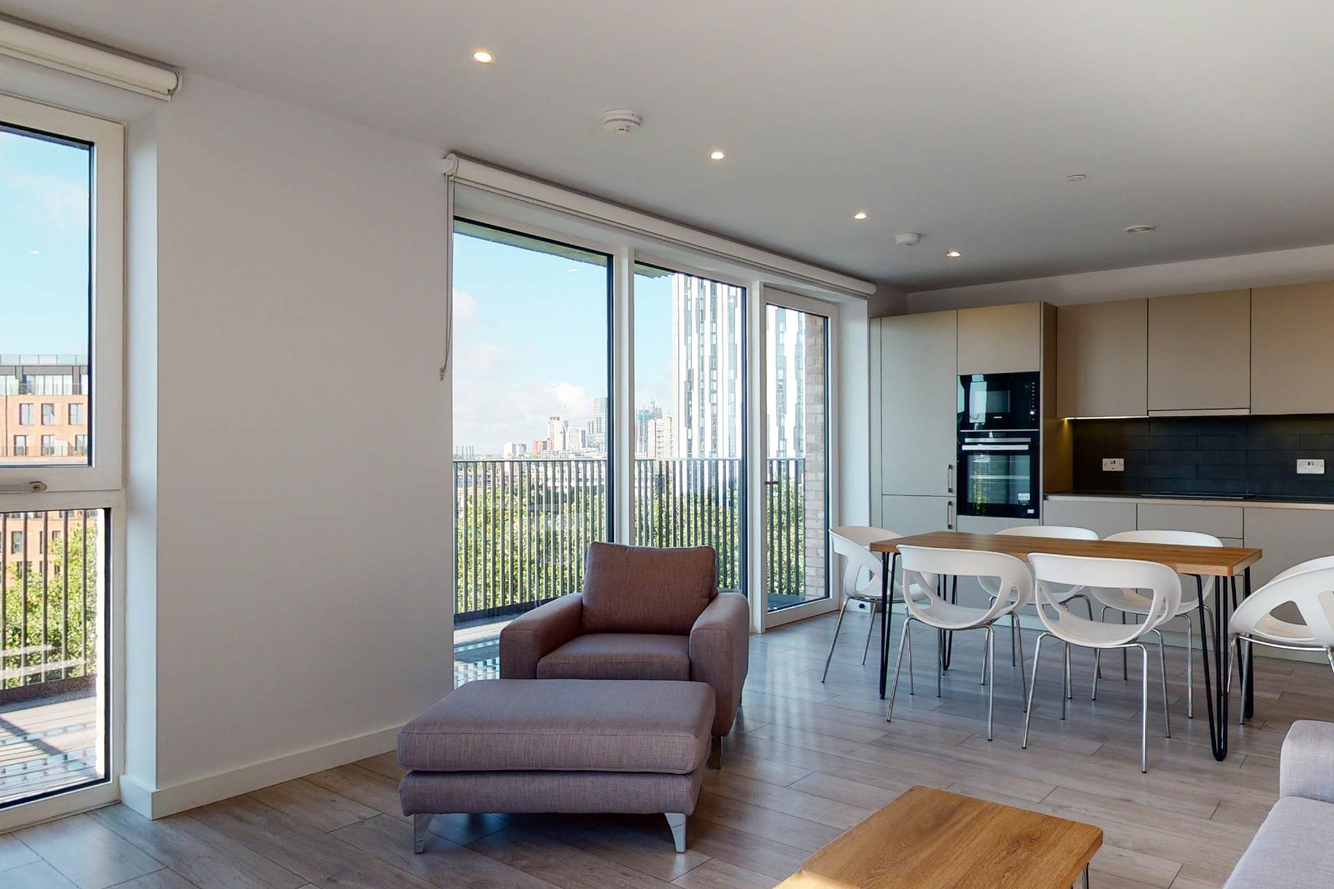 slide 3 1920x1280.jpg